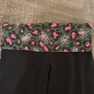 PINK Victoria's Secret Black Leggings with Pink Camo Waistband